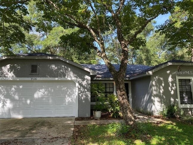 property at 906 E Timberland Trail