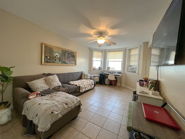 3441 N Oakley Ave in Chicago, IL - Building Photo - Building Photo