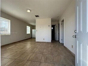 623 NW 9th Ave in Fort Lauderdale, FL - Building Photo - Building Photo