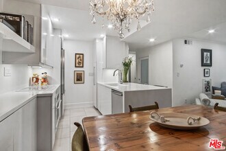 1230 Horn Ave in West Hollywood, CA - Foto de edificio - Building Photo