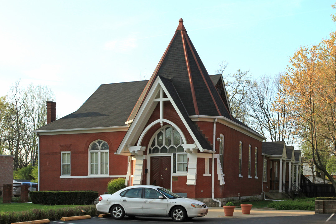 2322 W Chestnut St in Louisville, KY - Building Photo