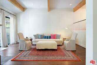 17258 Palisades Cir in Los Angeles, CA - Building Photo - Building Photo