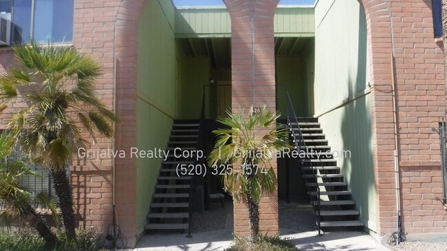 property at 1528 S Columbus Blvd