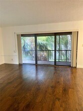 430 Commodore Dr, Unit 301 in Plantation, FL - Building Photo - Building Photo