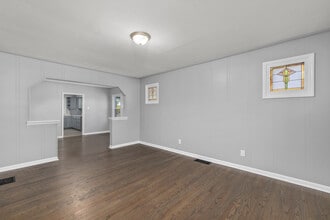 8938 Windom Ave in Overland, MO - Building Photo - Building Photo