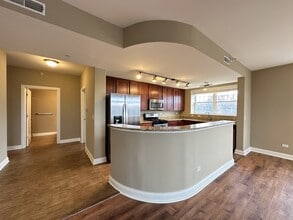 2 Itasca Place in Itasca, IL - Foto de edificio - Building Photo