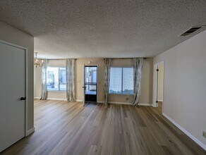 6091 Montgomery Ct in San Jose, CA - Foto de edificio - Building Photo