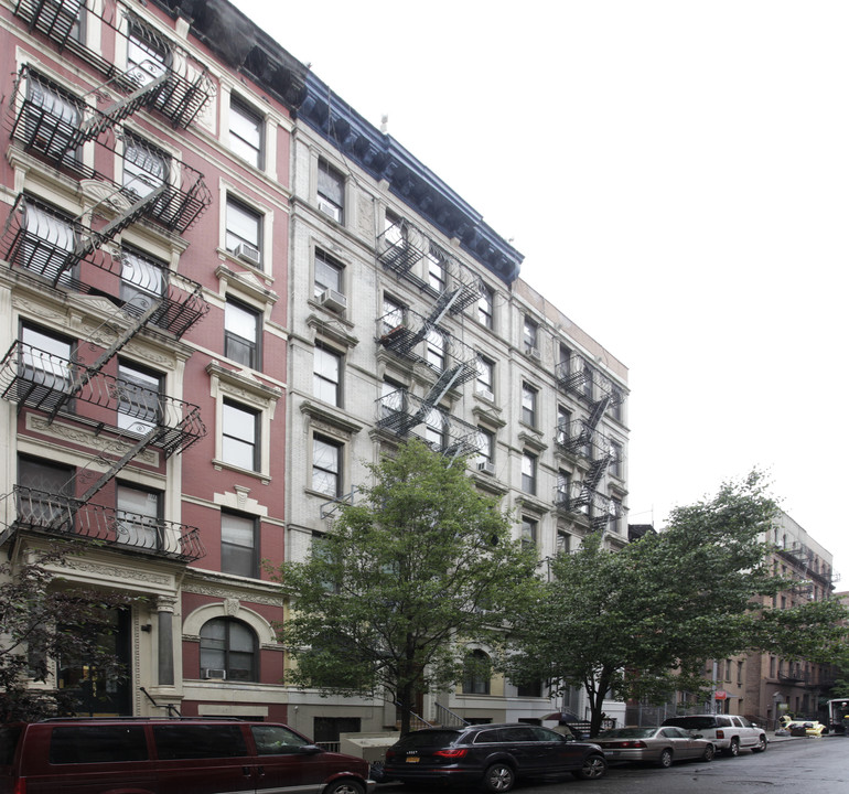 226 e 13 Street in New York, NY - Building Photo