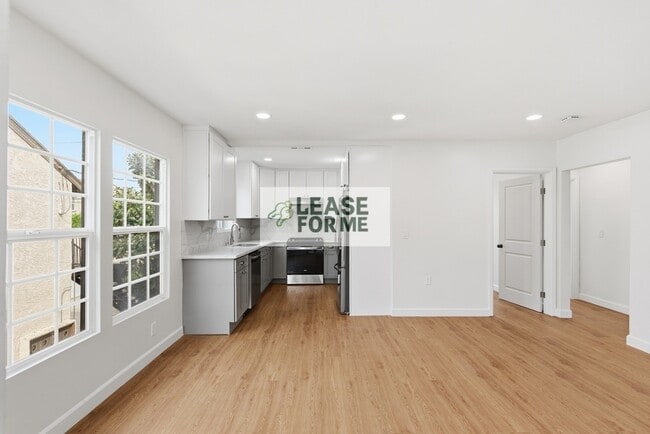 5953 Guthrie Ave in Los Angeles, CA - Foto de edificio - Building Photo