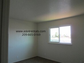 200 Northwoods Ave in Manteca, CA - Building Photo - Building Photo