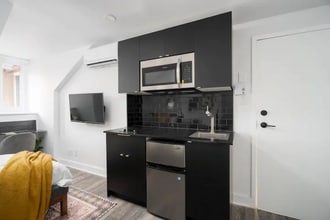 2020 Saint Denis St in Montréal, QC - Building Photo - Building Photo