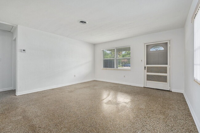 1658 NE Sunview Terrace in Jensen Beach, FL - Building Photo - Building Photo