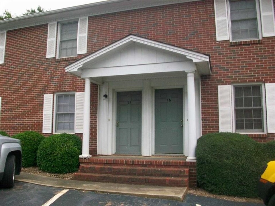 220 Calhoun St in Clemson, SC - Building Photo