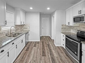 3201 Ryan Ave in Fort Worth, TX - Building Photo - Building Photo