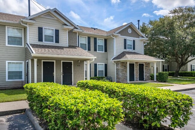 Hatteras Sound Apartment Homes in Sanford, FL - Foto de edificio - Building Photo