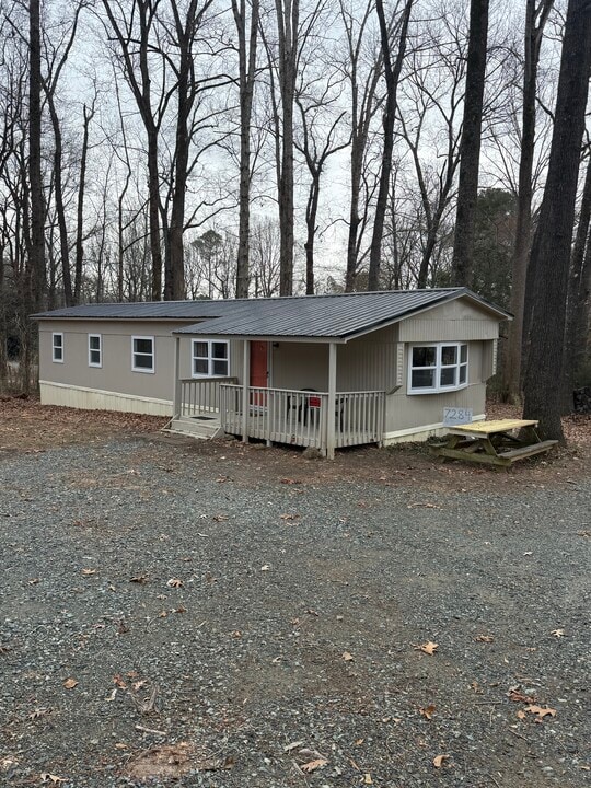 7284 US-15 in Pittsboro, NC - Building Photo