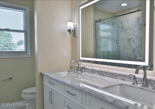 4901 Hunters Point Cir in Louisville, KY - Building Photo - Building Photo