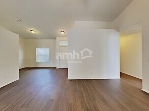 6112 63rd Ave E in Palmetto, FL - Foto de edificio - Building Photo