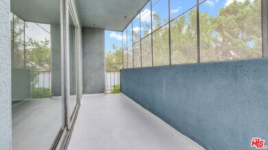 732 Lorraine Blvd in Los Angeles, CA - Building Photo - Building Photo