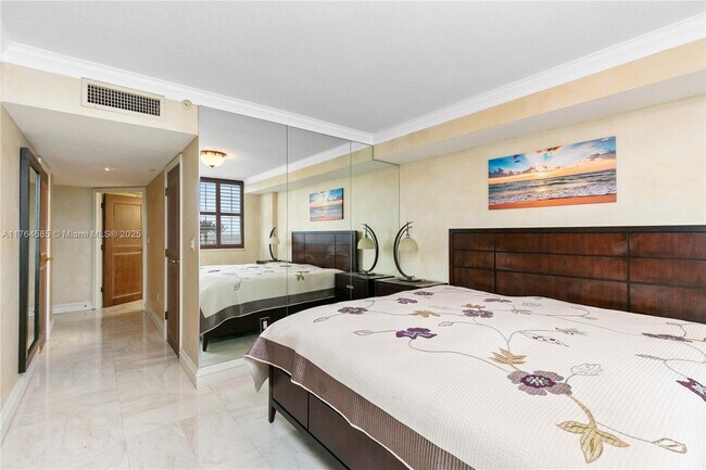 17275 Collins Ave, Unit 705 in Sunny Isles Beach, FL - Building Photo - Building Photo