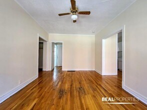 626 W Cornelia Ave in Chicago, IL - Building Photo - Building Photo