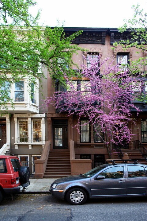 117 W 87th St in New York, NY - Building Photo