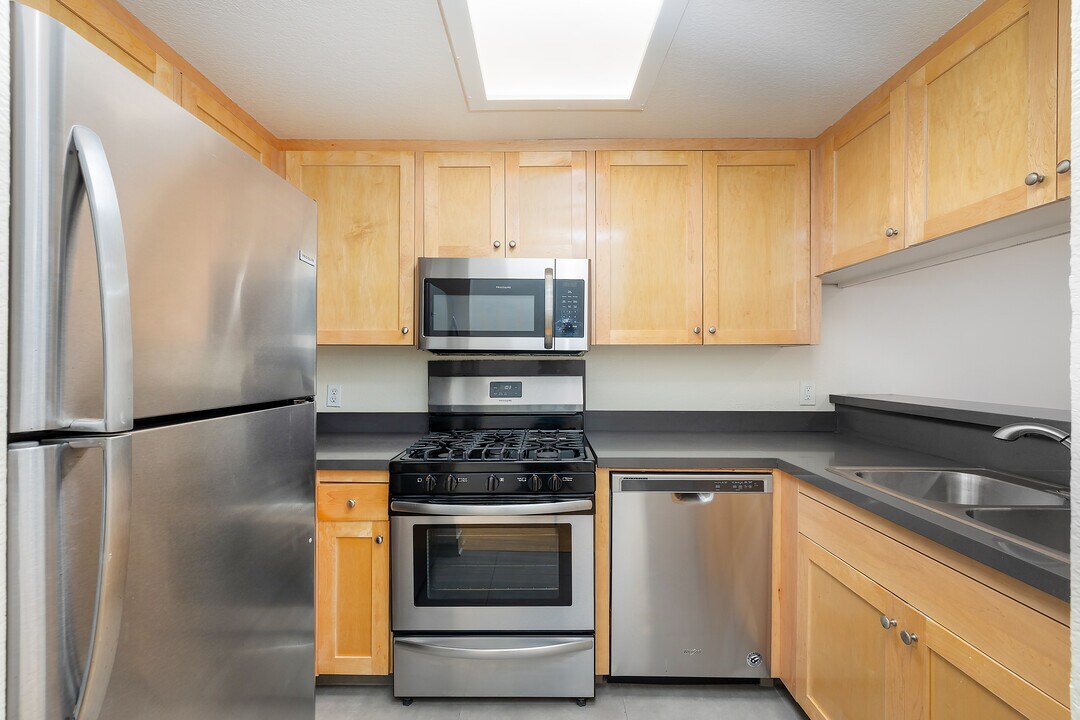 Sierra Ridge Apartments in Los Angeles, CA - Building Photo