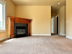 1935 W Marten Creek Dr in Meridian, ID - Building Photo - Building Photo