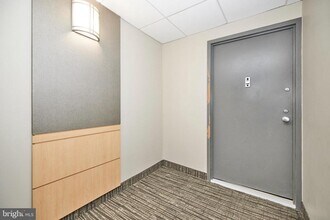 4242 East-West Hwy in Bethesda, MD - Building Photo - Building Photo