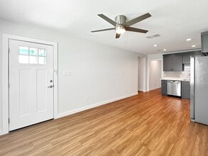 200 County Rd 485 in Castroville, TX - Building Photo - Building Photo