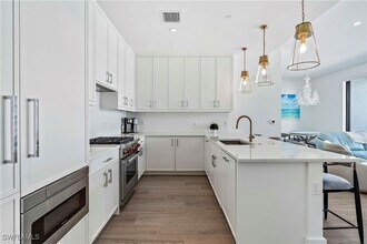850 Central Ave in Naples, FL - Building Photo - Building Photo