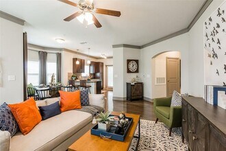 2101 Kingsley Dr in Pearland, TX - Building Photo - Building Photo