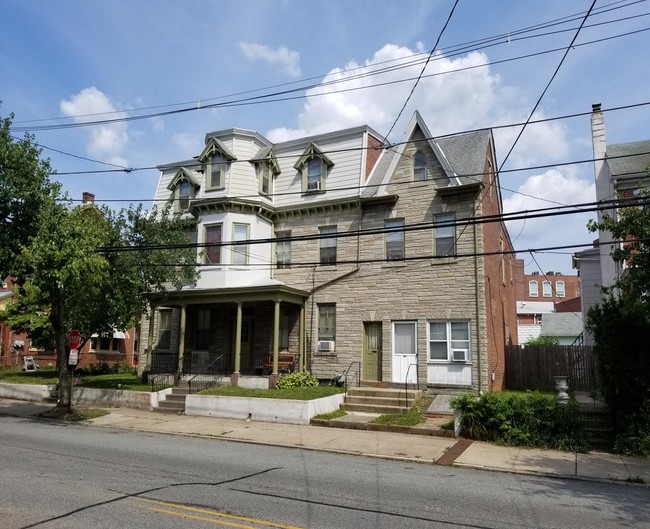 14 Units + Parking (N Charlotte/W 3rd) in Pottstown, PA - Building Photo - Building Photo