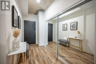 1808 St Clair Ave W in Toronto, ON - Building Photo - Building Photo