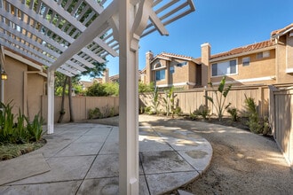4907 Lazio Way in Oak Park, CA - Building Photo - Building Photo