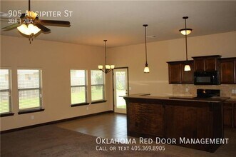 905 Accipiter St in Norman, OK - Building Photo - Building Photo