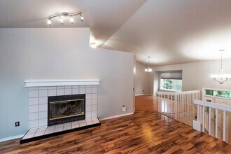 12105 Woodchase Cir in Anchorage, AK - Building Photo - Building Photo