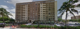 4675 W 18th Ct, Unit 1009 in Hialeah, FL - Building Photo