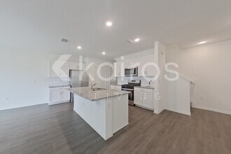 31977 Katelin Cir in Leesburg, FL - Building Photo - Building Photo