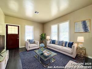 120 Gifford St in San Antonio, TX - Building Photo - Building Photo