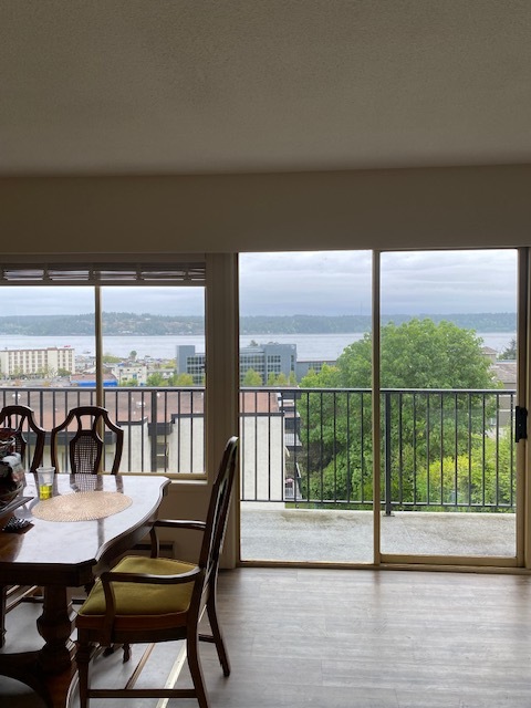 951 Cedar St in Campbell River, BC - Building Photo - Building Photo