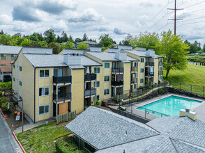 Rolling Hills Condominium in Renton, WA - Foto de edificio - Building Photo