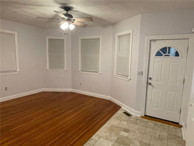 25 Old Oak Ave in Cranston, RI - Building Photo - Building Photo