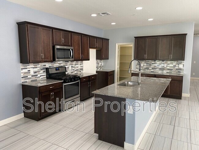2350 N Delaney Dr in Buckeye, AZ - Building Photo - Building Photo