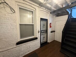2532 W Haddon Ave, Unit 1 in Chicago, IL - Building Photo - Building Photo