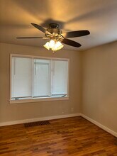 1808 Eckener Dr in Portage, MI - Foto de edificio - Building Photo