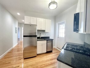 64 Charlesgate E, Unit 18 in Boston, MA - Building Photo - Building Photo