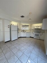 665 SE 25th Ln in Homestead, FL - Building Photo - Building Photo
