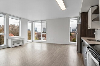 Tanner Flats Apartments in Portland, OR - Building Photo - Building Photo