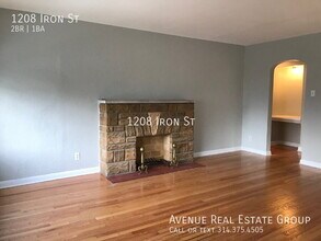 1204-1208 Iron St in St. Louis, MO - Foto de edificio - Building Photo